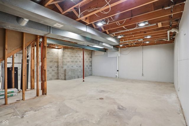 8820 Mud Creek Road, Indianapolis, IN 46256