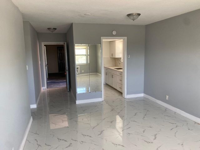 1150 E Sample Road 302, Pompano Beach, FL 33064