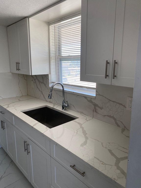 1150 E Sample Road 302, Pompano Beach, FL 33064