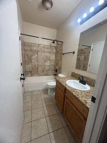 1963 Bonavista Way, Sacramento, CA 95832