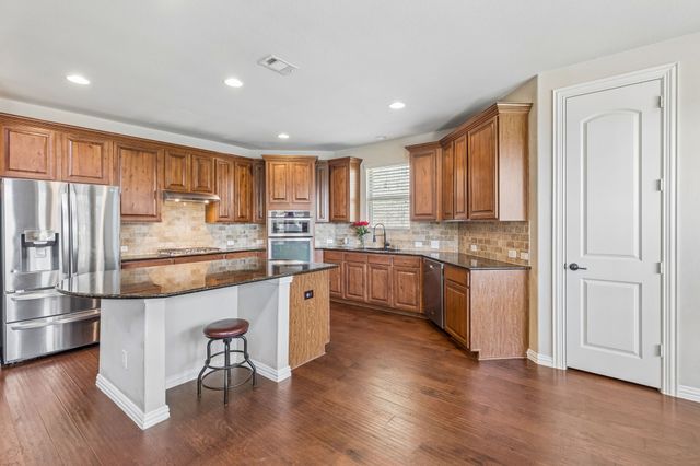 7258 Mirada, Grand Prairie, TX 75054