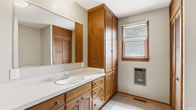 1719 Sinclair Street, Fort Wayne, IN 46808