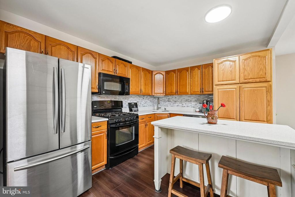Image 15 of property listing at 1710 PLEASANTVILLE DR, Glen Burnie, MD 21061