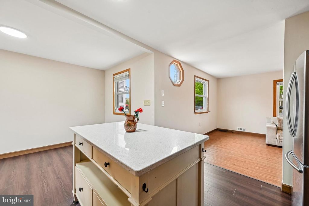 Image 17 of property listing at 1710 PLEASANTVILLE DR, Glen Burnie, MD 21061