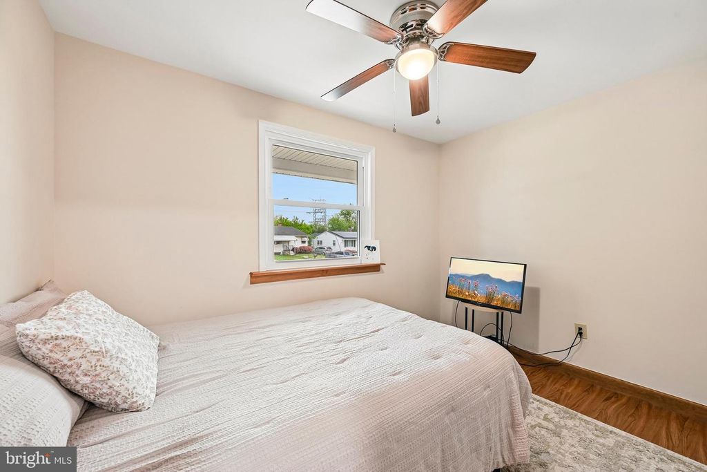 Image 29 of property listing at 1710 PLEASANTVILLE DR, Glen Burnie, MD 21061