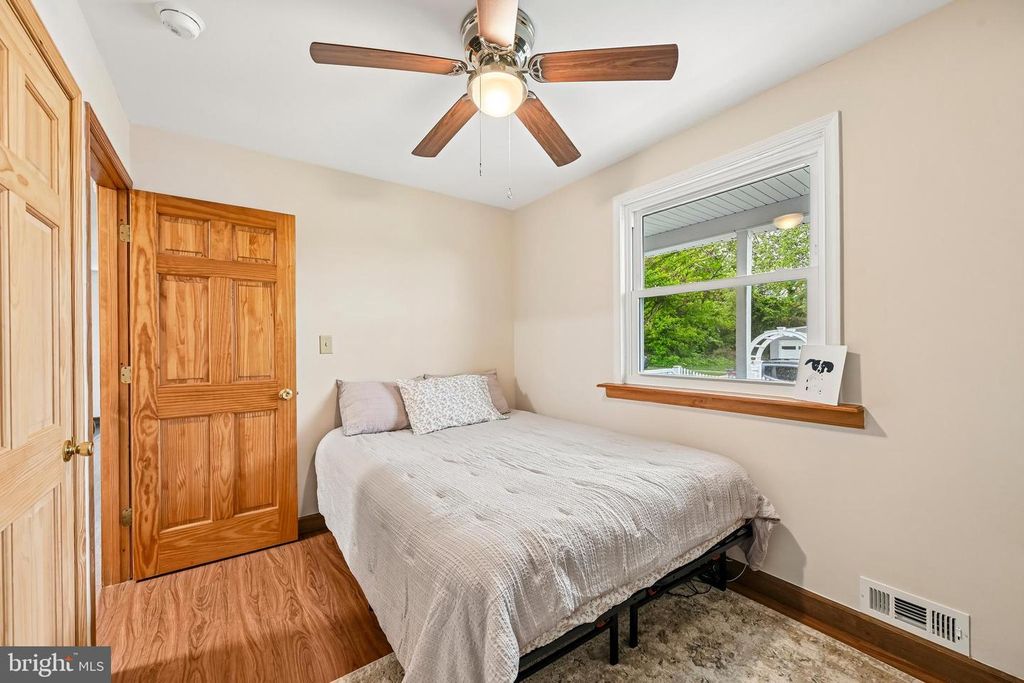 Image 30 of property listing at 1710 PLEASANTVILLE DR, Glen Burnie, MD 21061
