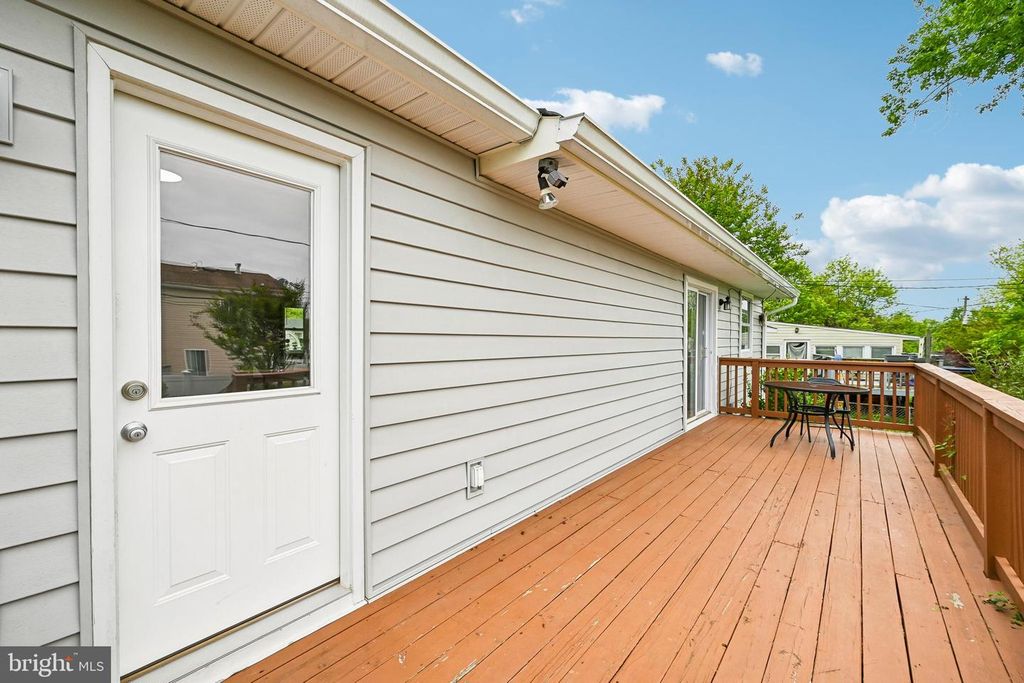 Image 45 of property listing at 1710 PLEASANTVILLE DR, Glen Burnie, MD 21061
