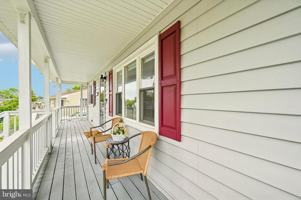 Image 6 of property listing at 1710 PLEASANTVILLE DR, Glen Burnie, MD 21061