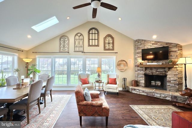 4203 BRITAIN DR, York, PA 17402