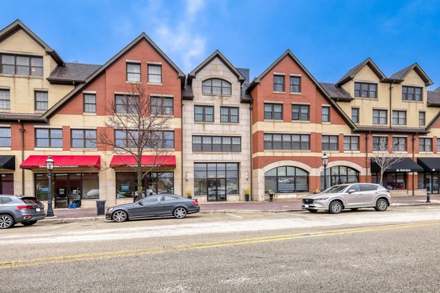 10 E Burlington Street 3B, Riverside, IL 60546
