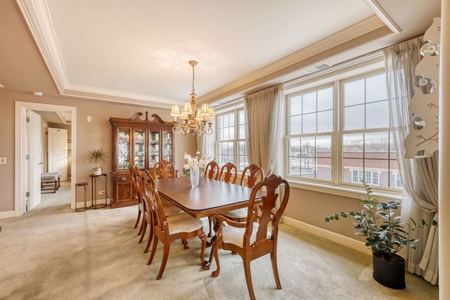 10 E Burlington Street 3B, Riverside, IL 60546