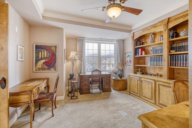 10 E Burlington Street 3B, Riverside, IL 60546