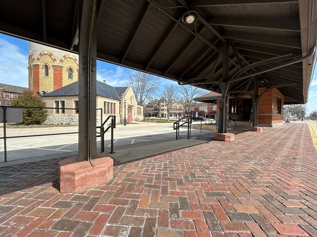 10 E Burlington Street 3B, Riverside, IL 60546