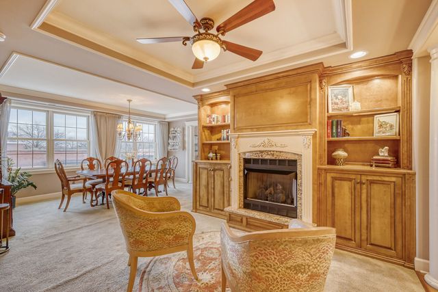 10 E Burlington Street 3B, Riverside, IL 60546