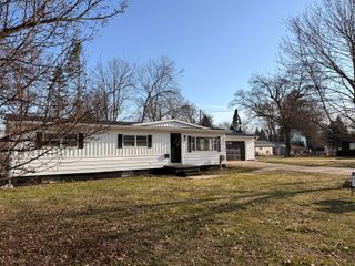 231 Smith Street, Sheridan, MI 48884