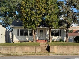 2721 N HARRISON Street, Davenport, IA 52803