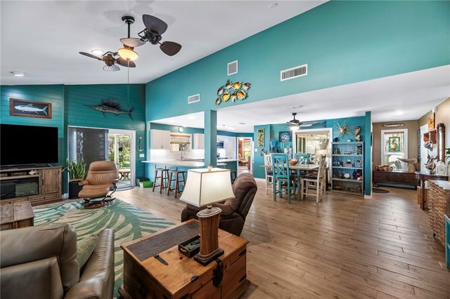 1806 Baywood Dr, Rockport, TX 78382