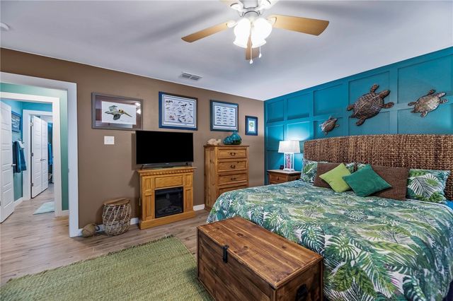 1806 Baywood Dr, Rockport, TX 78382