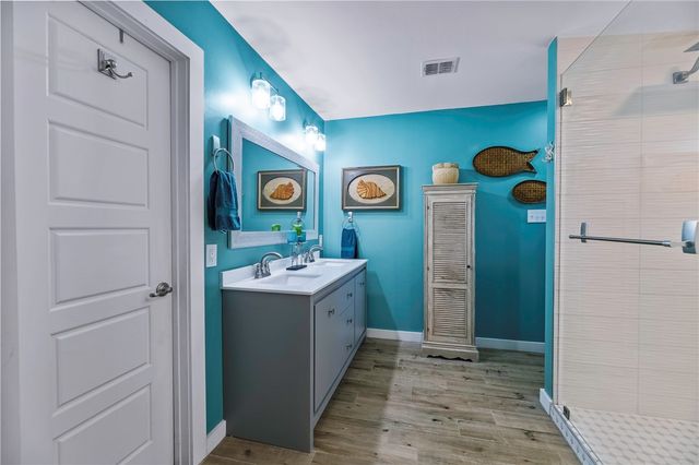 1806 Baywood Dr, Rockport, TX 78382