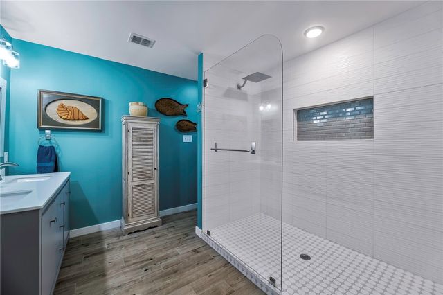 1806 Baywood Dr, Rockport, TX 78382