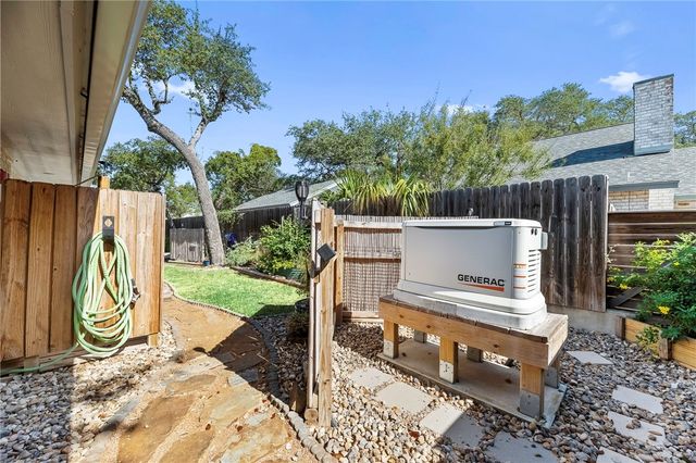 1806 Baywood Dr, Rockport, TX 78382