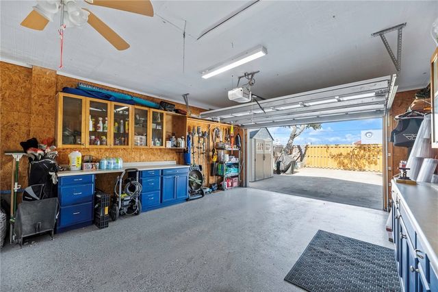 1806 Baywood Dr, Rockport, TX 78382