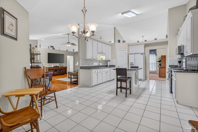 2230 Dovefield Dr, Pensacola, FL 32534