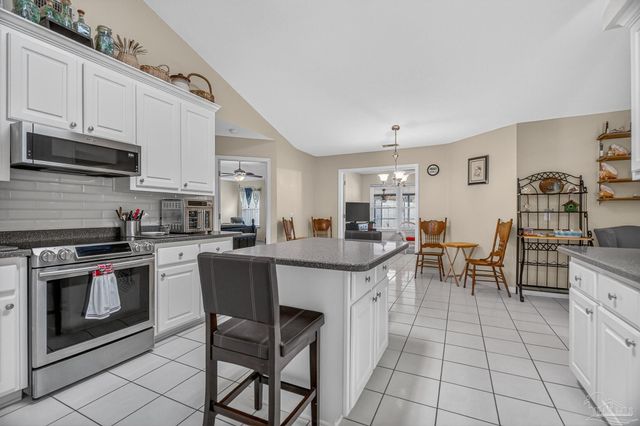 2230 Dovefield Dr, Pensacola, FL 32534