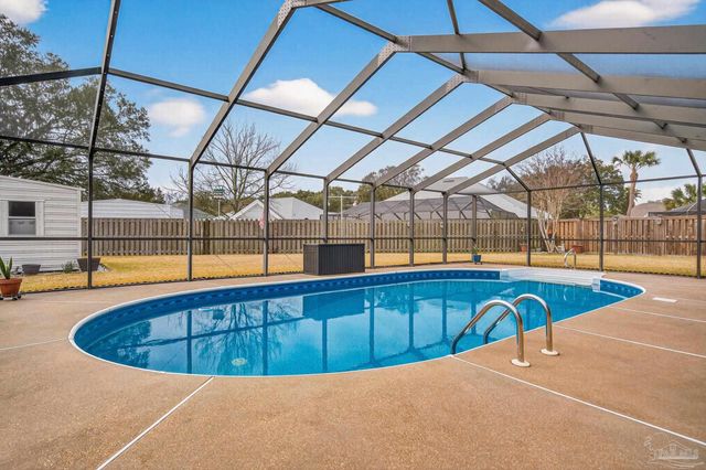 2230 Dovefield Dr, Pensacola, FL 32534