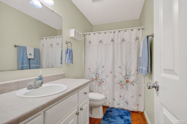 2230 Dovefield Dr, Pensacola, FL 32534