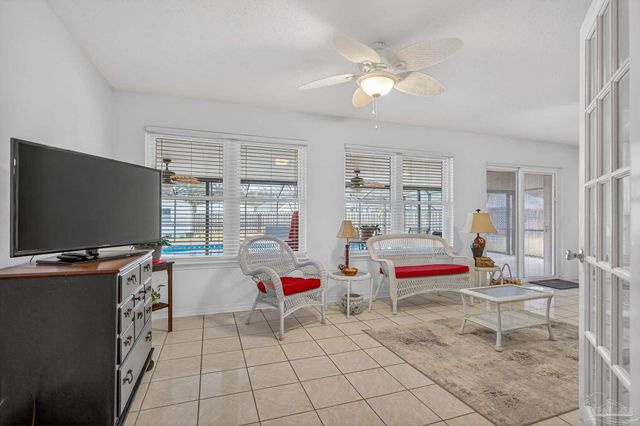 2230 Dovefield Dr, Pensacola, FL 32534