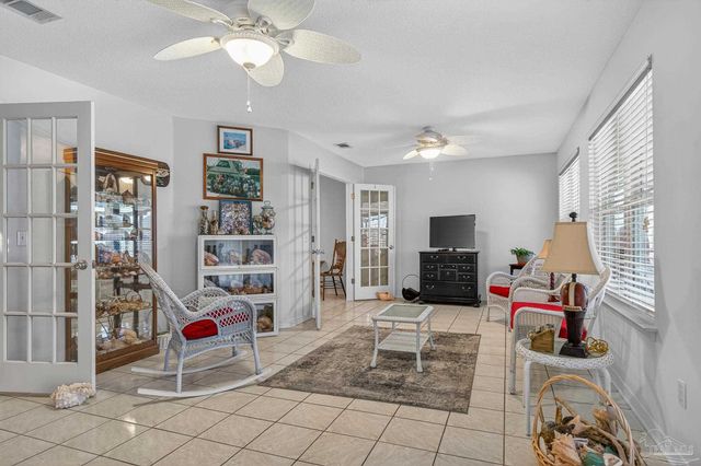 2230 Dovefield Dr, Pensacola, FL 32534