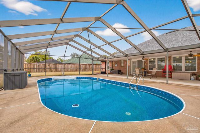 2230 Dovefield Dr, Pensacola, FL 32534