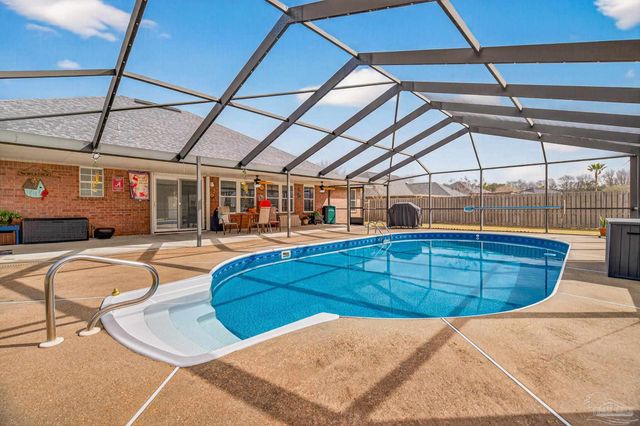 2230 Dovefield Dr, Pensacola, FL 32534