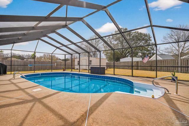 2230 Dovefield Dr, Pensacola, FL 32534