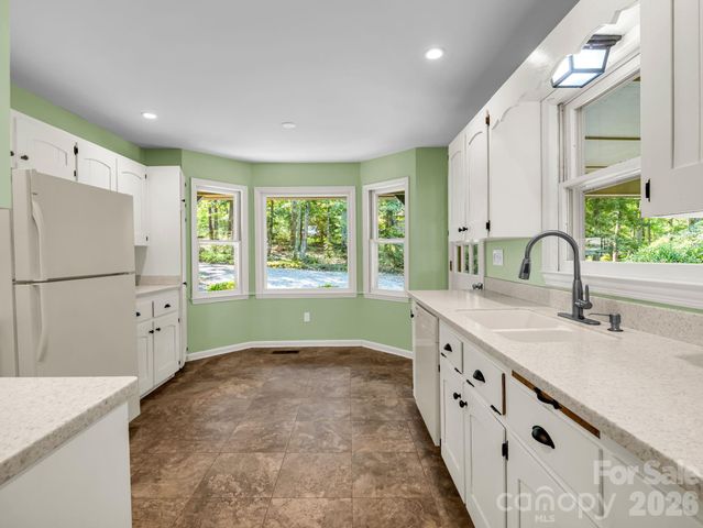 93 Dogwood Court, Tryon, NC 28782