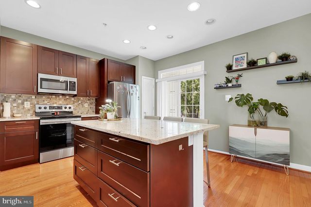 303 GARDEN VIEW SQ, Rockville, MD 20850