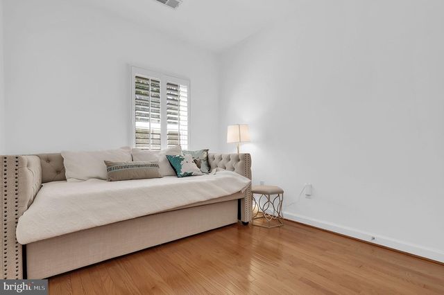 303 GARDEN VIEW SQ, Rockville, MD 20850