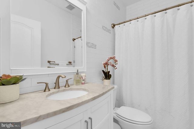 303 GARDEN VIEW SQ, Rockville, MD 20850