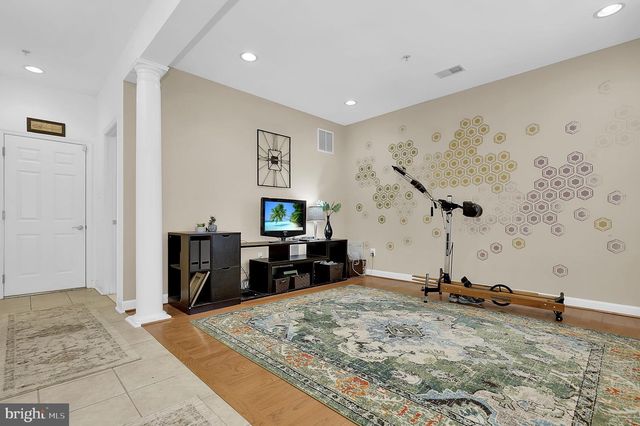 303 GARDEN VIEW SQ, Rockville, MD 20850