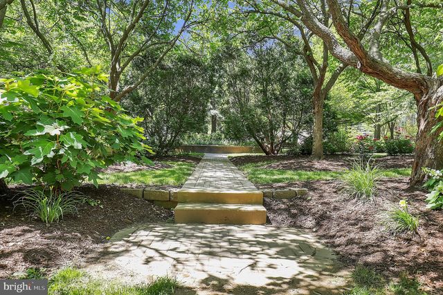 303 GARDEN VIEW SQ, Rockville, MD 20850