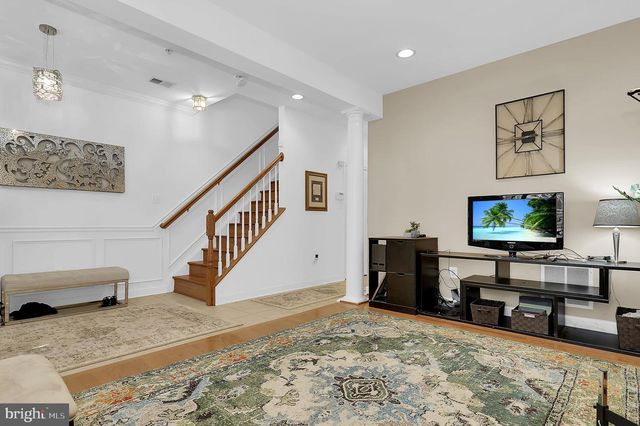 303 GARDEN VIEW SQ, Rockville, MD 20850