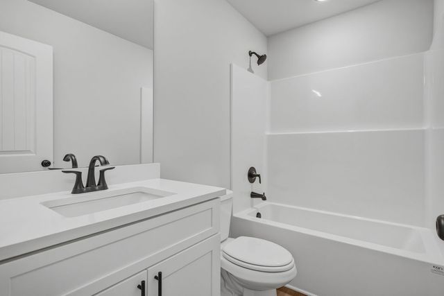 40 Crest Drive 24, Hartwell, GA 30643