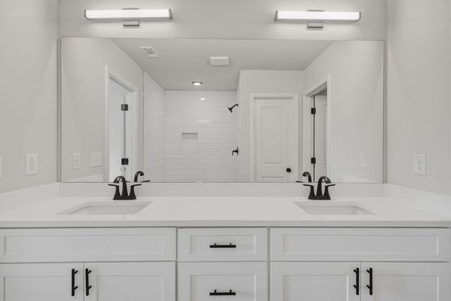40 Crest Drive 24, Hartwell, GA 30643
