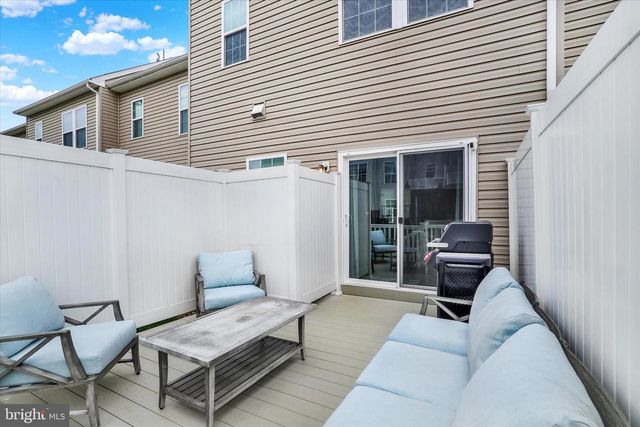 1244 ELDERSLIE LN, York, PA 17403
