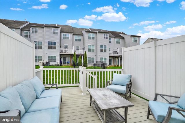1244 ELDERSLIE LN, York, PA 17403