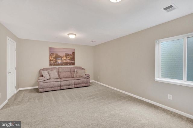 1244 ELDERSLIE LN, York, PA 17403