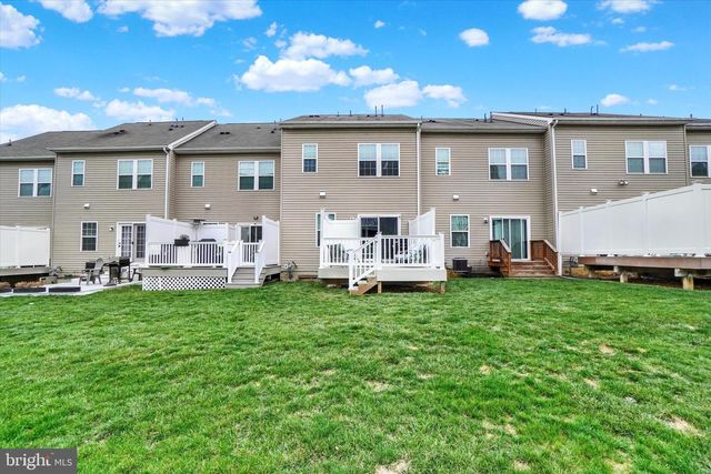 1244 ELDERSLIE LN, York, PA 17403