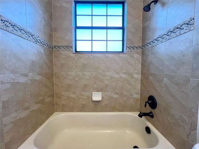 8213 PRESTBURY DRIVE, Orlando, FL 32832