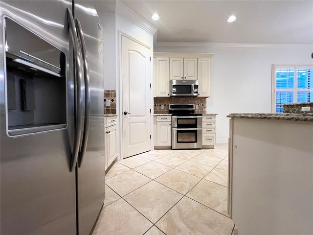 8213 PRESTBURY DRIVE, Orlando, FL 32832